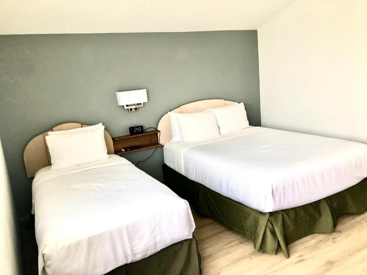 Super 8 By Wyndham פורט בראג מראה חיצוני תמונה