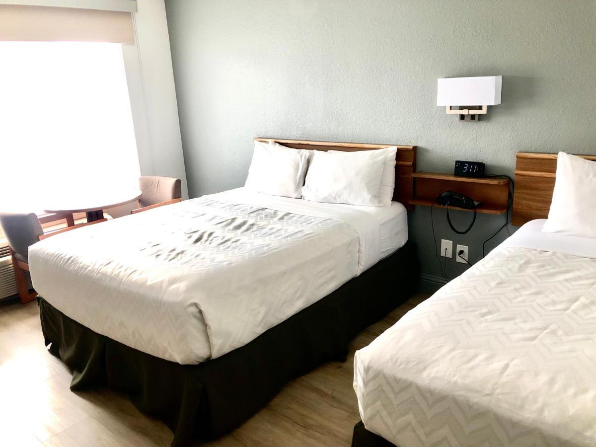 Super 8 By Wyndham פורט בראג מראה חיצוני תמונה