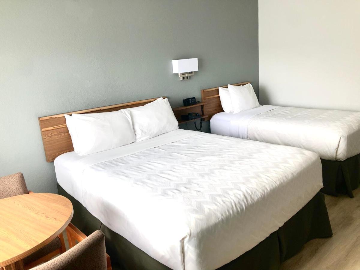 Super 8 By Wyndham פורט בראג מראה חיצוני תמונה
