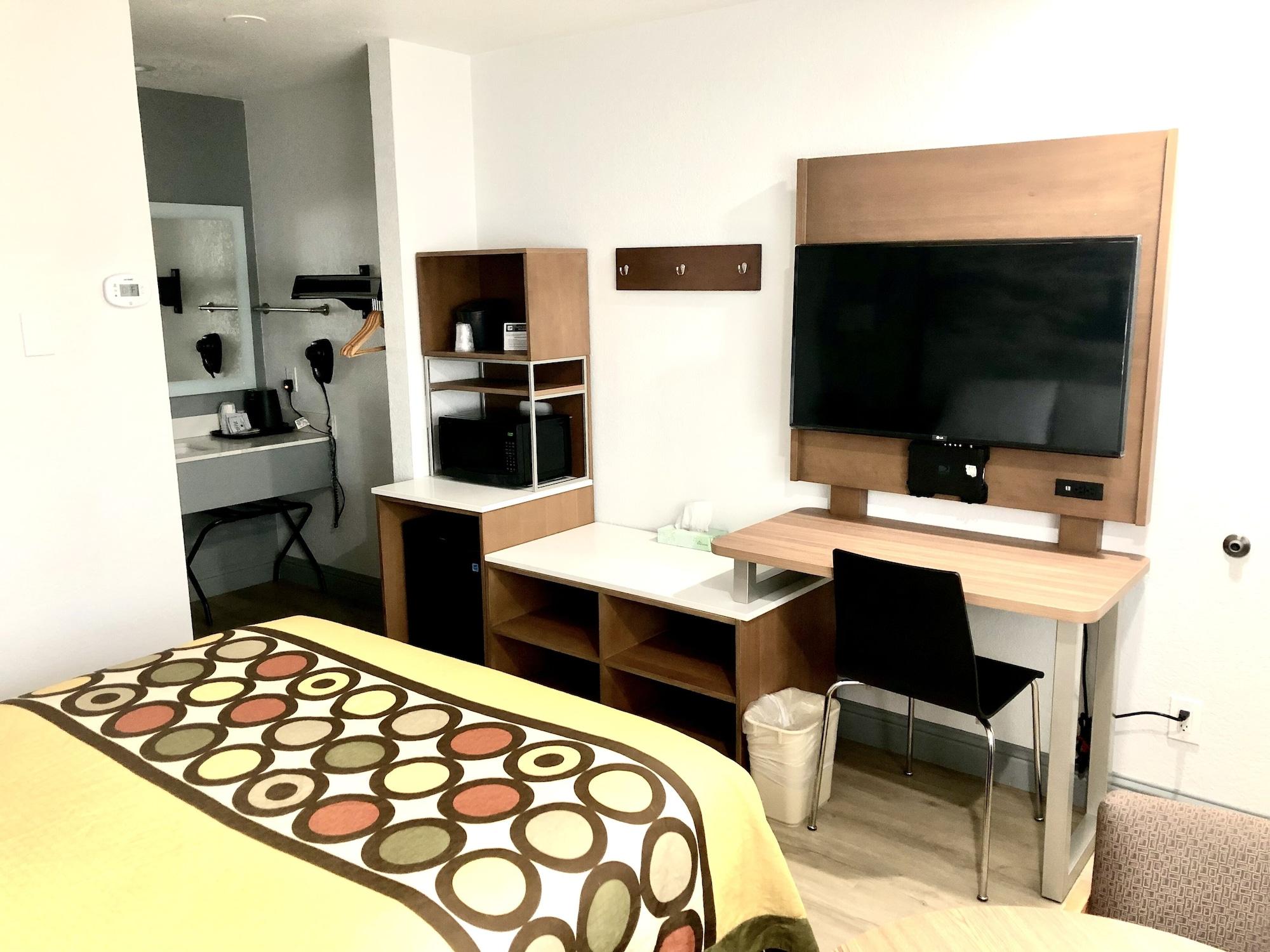 Super 8 By Wyndham פורט בראג מראה חיצוני תמונה