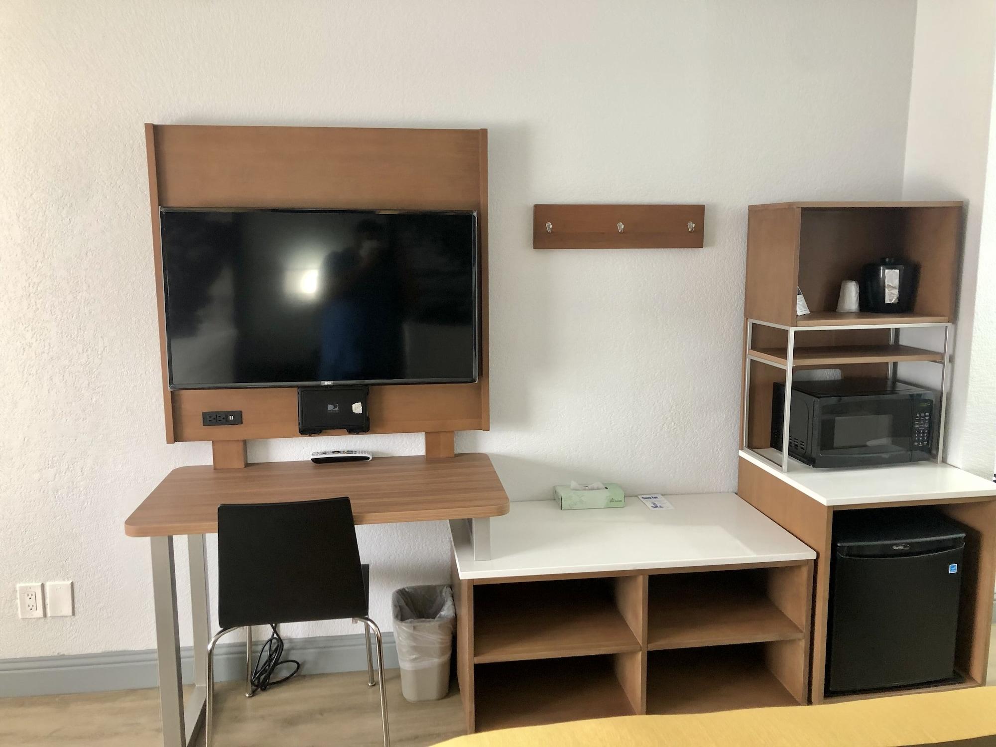 Super 8 By Wyndham פורט בראג מראה חיצוני תמונה