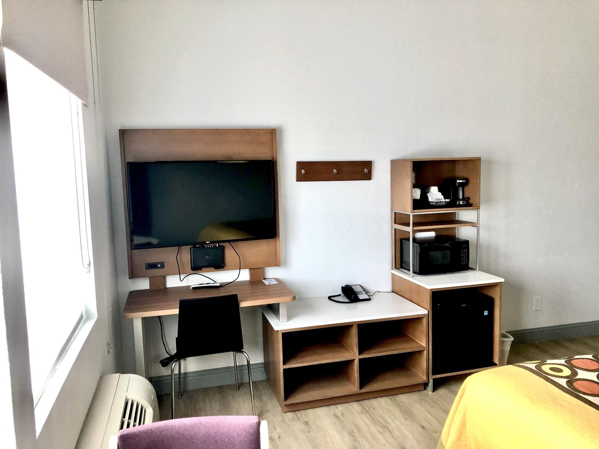 Super 8 By Wyndham פורט בראג מראה חיצוני תמונה