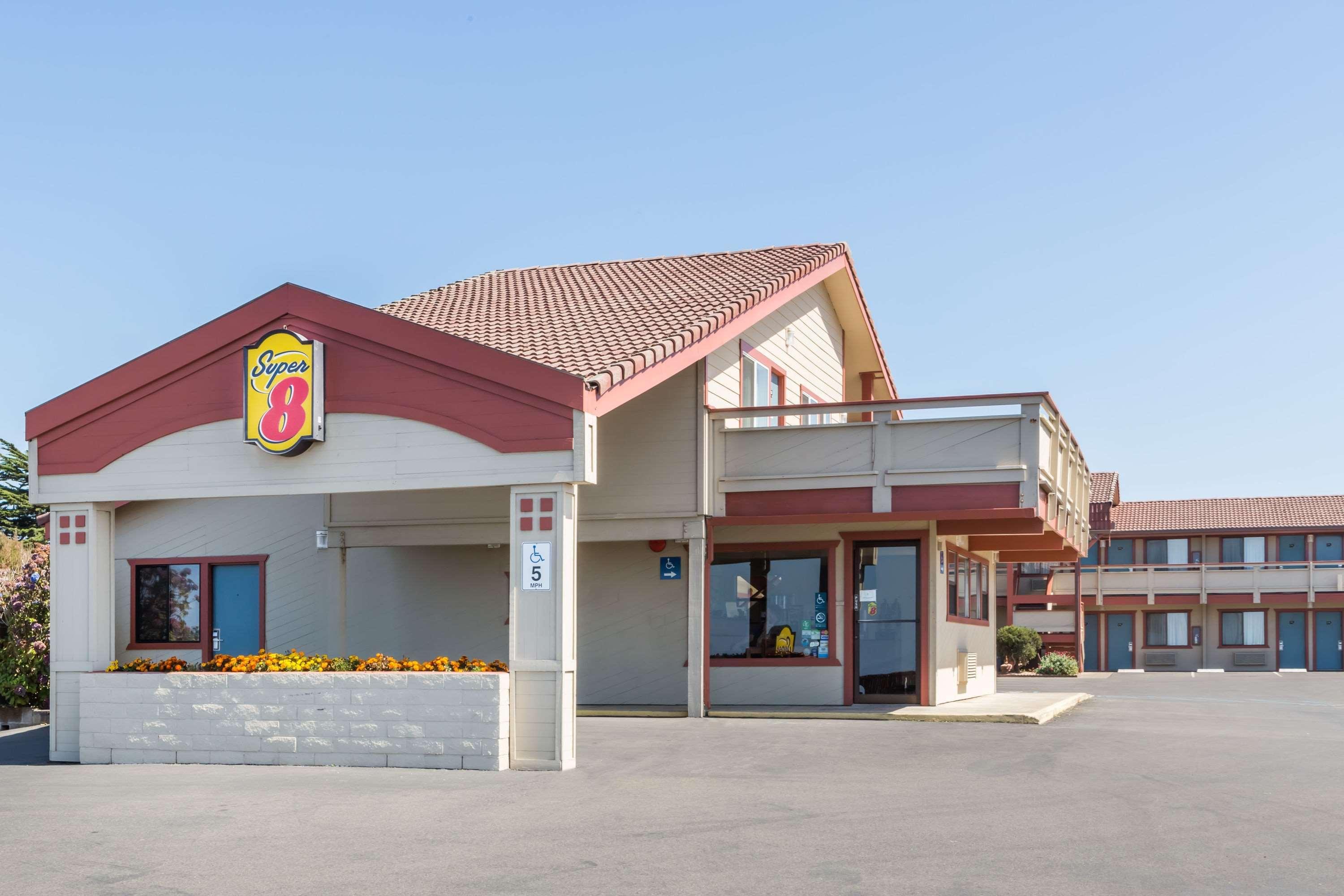 Super 8 By Wyndham פורט בראג מראה חיצוני תמונה